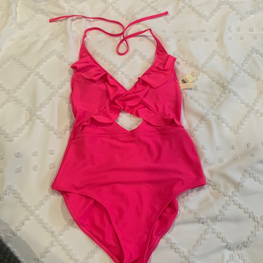 Perfect condition NWT Medium Long Torso Aerie Swim suit.